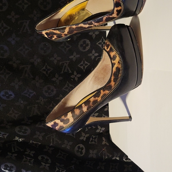 Michael Kors - Picture 3 of 7